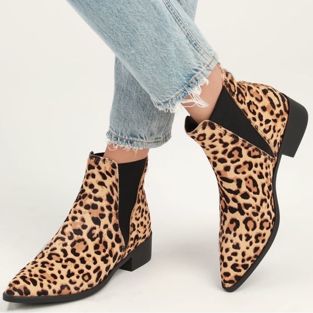 Steve Madden Leopard Design Low Heel Pull-on Boots Booties Sz. 8.5 EUC